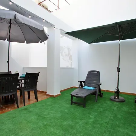 Malaga Lodge Studio شقة *